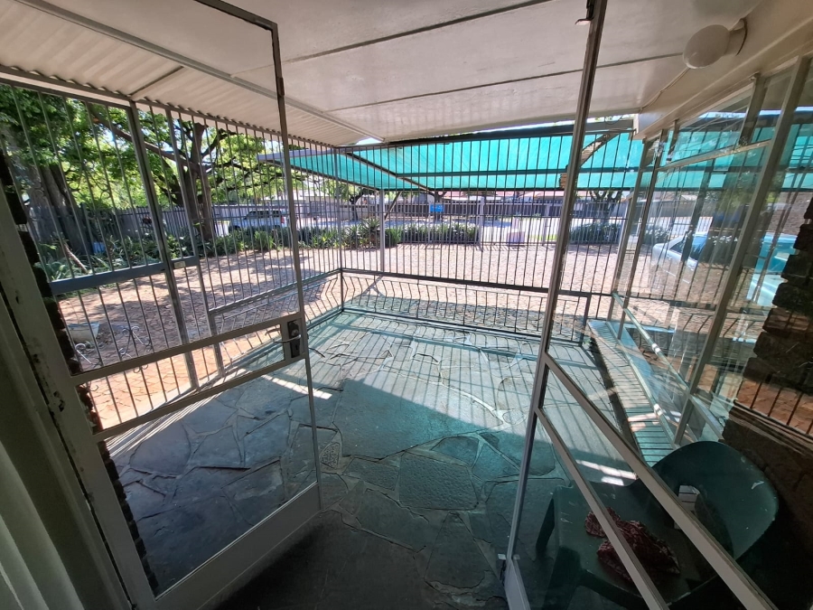 3 Bedroom Property for Sale in Queenswood Gauteng