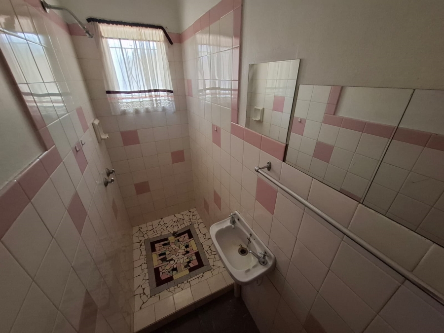3 Bedroom Property for Sale in Queenswood Gauteng