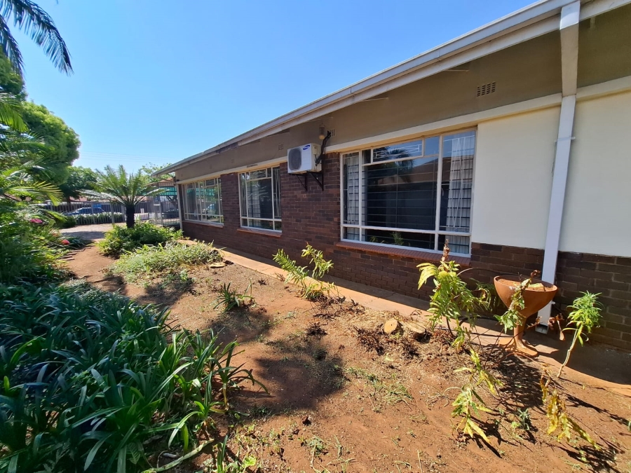 3 Bedroom Property for Sale in Queenswood Gauteng