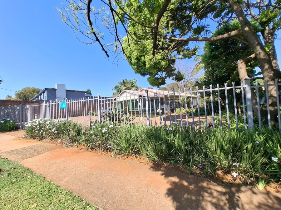 3 Bedroom Property for Sale in Queenswood Gauteng