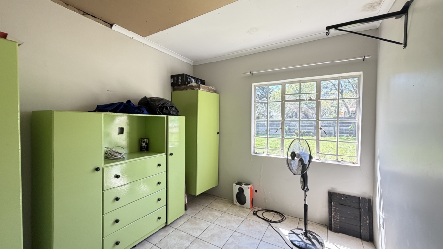3 Bedroom Property for Sale in Petit Gauteng