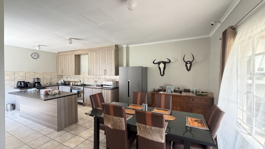 3 Bedroom Property for Sale in Petit Gauteng