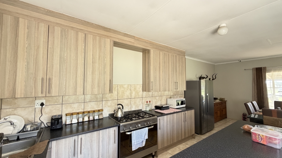 3 Bedroom Property for Sale in Petit Gauteng