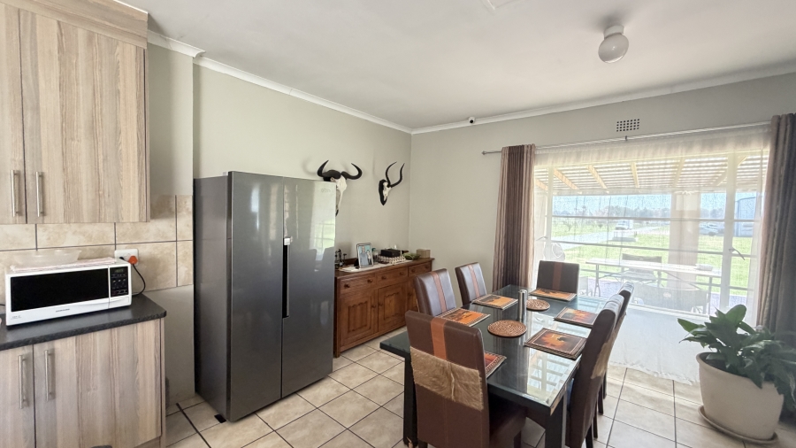 3 Bedroom Property for Sale in Petit Gauteng
