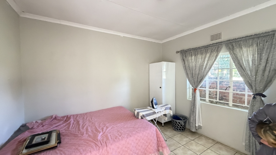 3 Bedroom Property for Sale in Petit Gauteng