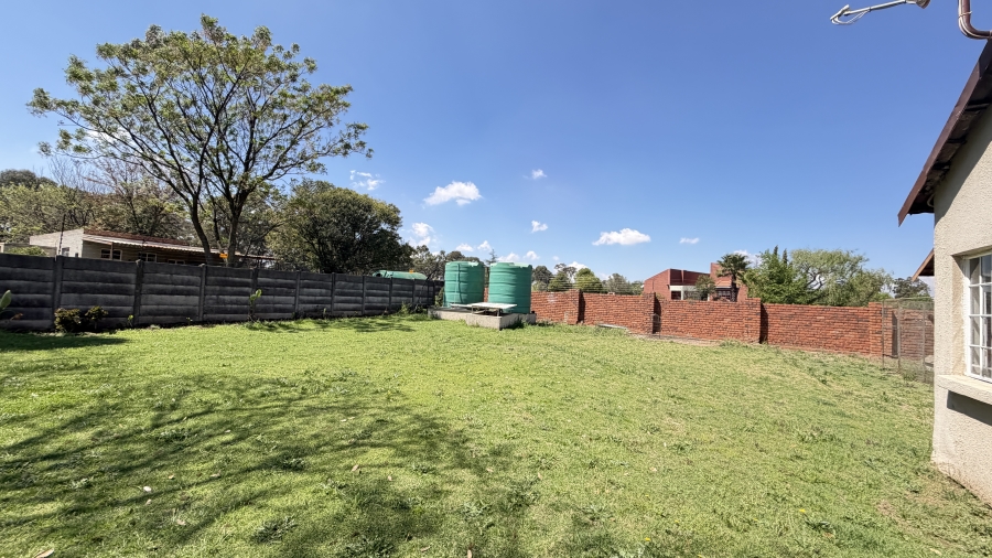 3 Bedroom Property for Sale in Petit Gauteng
