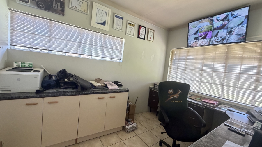 3 Bedroom Property for Sale in Petit Gauteng