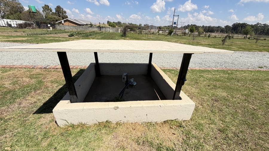 3 Bedroom Property for Sale in Petit Gauteng