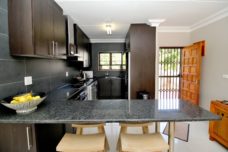 To Let 2 Bedroom Property for Rent in Bedfordview Gauteng