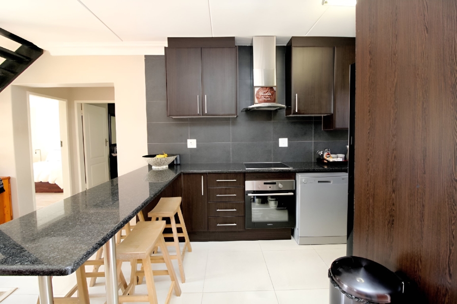 To Let 2 Bedroom Property for Rent in Bedfordview Gauteng