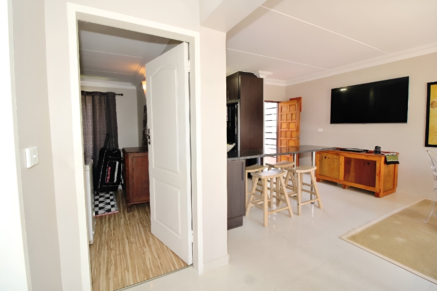 To Let 2 Bedroom Property for Rent in Bedfordview Gauteng