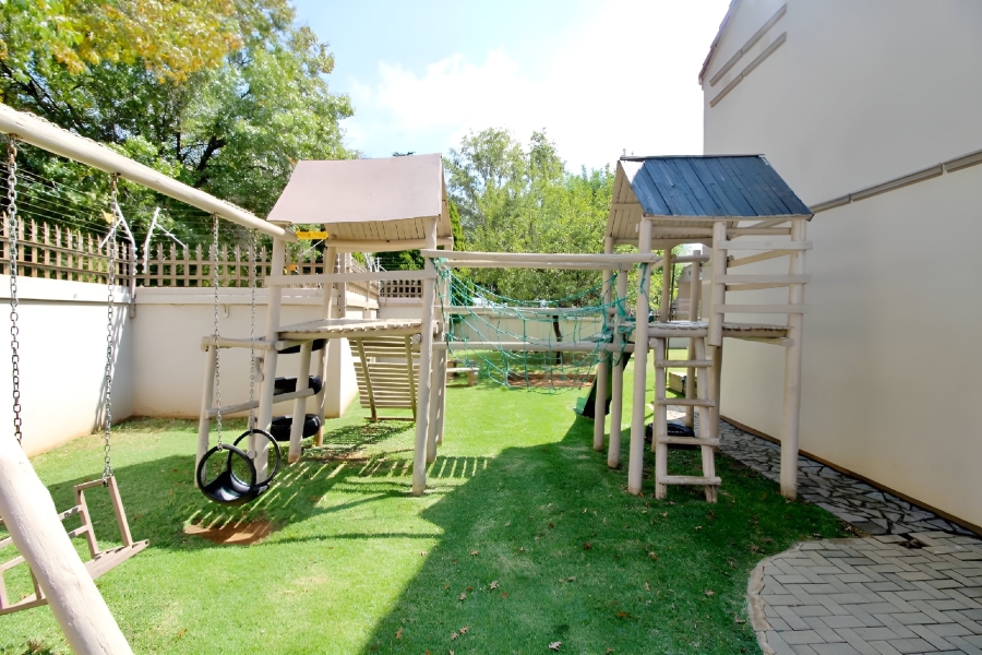 To Let 2 Bedroom Property for Rent in Bedfordview Gauteng