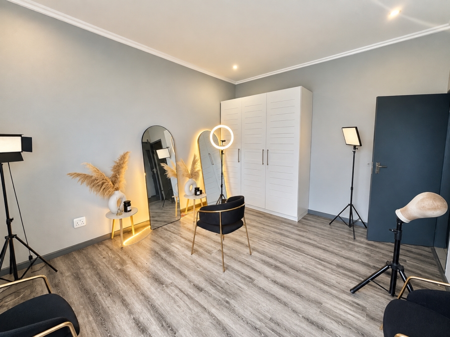 2 Bedroom Property for Sale in Braamfontein Gauteng
