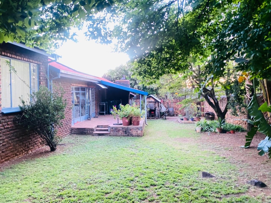 3 Bedroom Property for Sale in Garsfontein Gauteng
