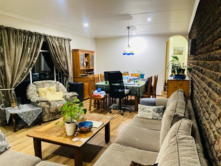3 Bedroom Property for Sale in Garsfontein Gauteng