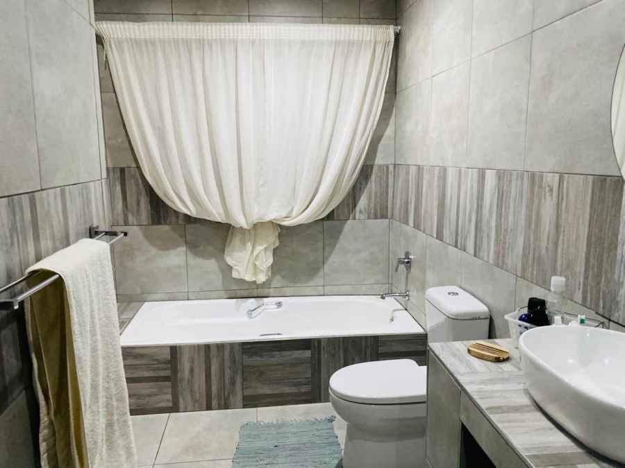 3 Bedroom Property for Sale in Garsfontein Gauteng