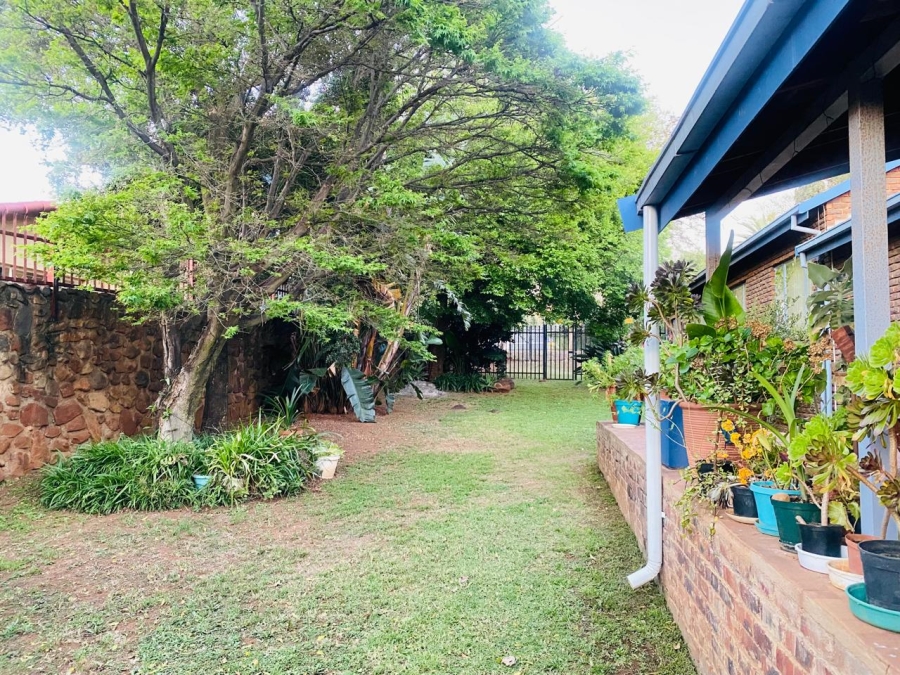 3 Bedroom Property for Sale in Garsfontein Gauteng