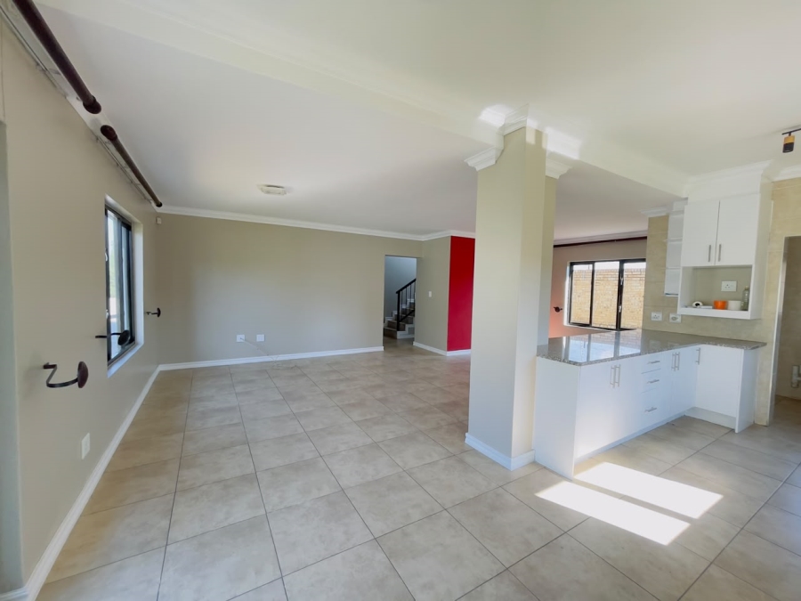 To Let 3 Bedroom Property for Rent in Thatchfield Estate Gauteng