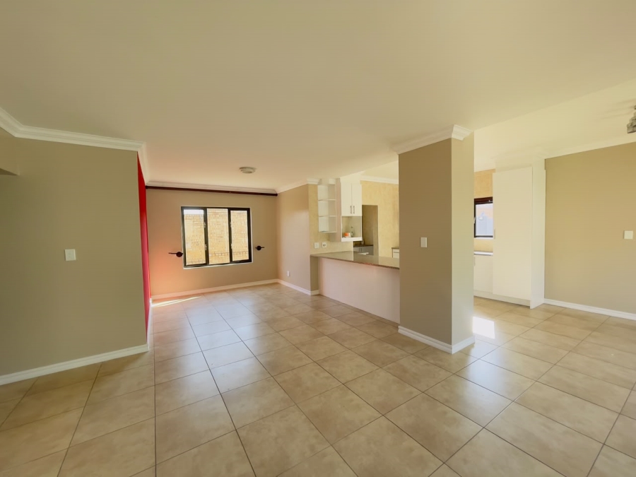 To Let 3 Bedroom Property for Rent in Thatchfield Estate Gauteng