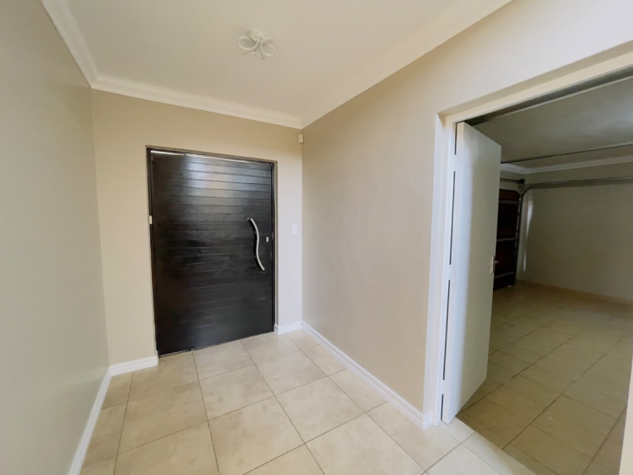 To Let 3 Bedroom Property for Rent in Thatchfield Estate Gauteng