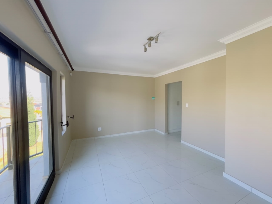 To Let 3 Bedroom Property for Rent in Thatchfield Estate Gauteng