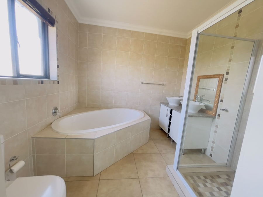 To Let 3 Bedroom Property for Rent in Thatchfield Estate Gauteng