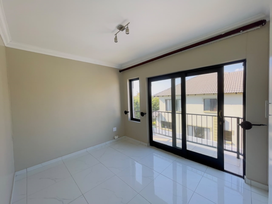 To Let 3 Bedroom Property for Rent in Thatchfield Estate Gauteng