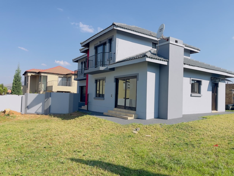 To Let 3 Bedroom Property for Rent in Thatchfield Estate Gauteng