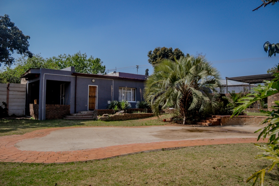 5 Bedroom Property for Sale in The Hill Gauteng