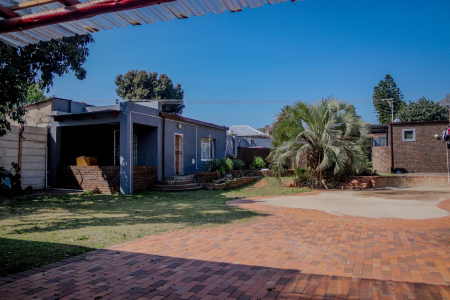 5 Bedroom Property for Sale in The Hill Gauteng