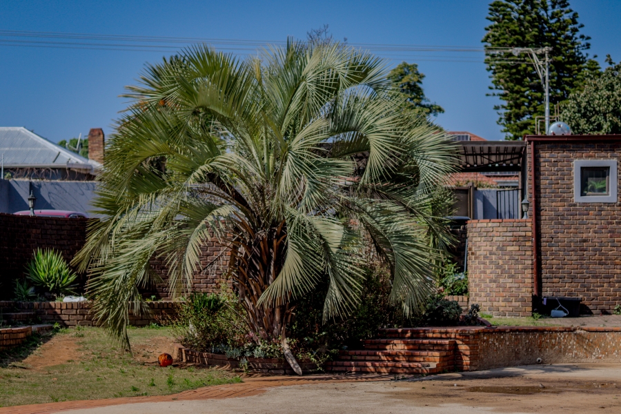 5 Bedroom Property for Sale in The Hill Gauteng