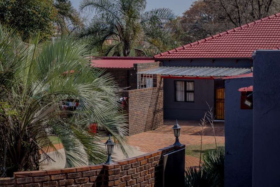 5 Bedroom Property for Sale in The Hill Gauteng
