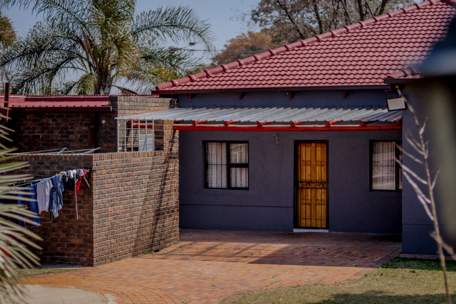 5 Bedroom Property for Sale in The Hill Gauteng