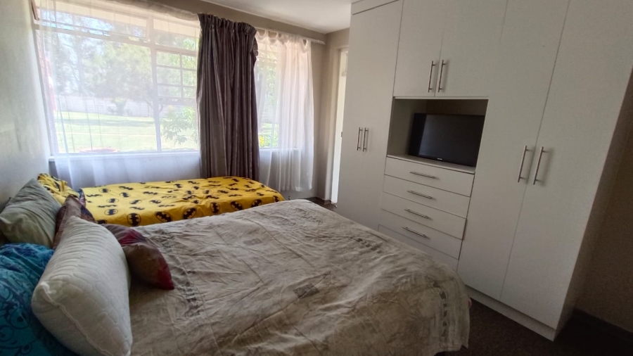 2 Bedroom Property for Sale in Greenhills Gauteng