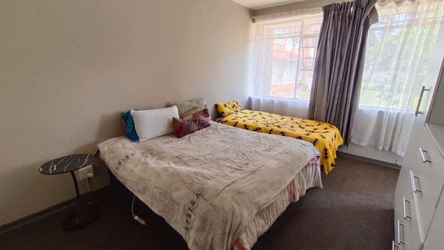 2 Bedroom Property for Sale in Greenhills Gauteng