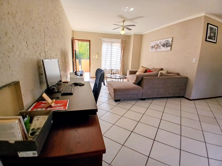 2 Bedroom Property for Sale in Roodekrans Gauteng