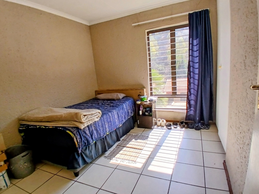 2 Bedroom Property for Sale in Roodekrans Gauteng