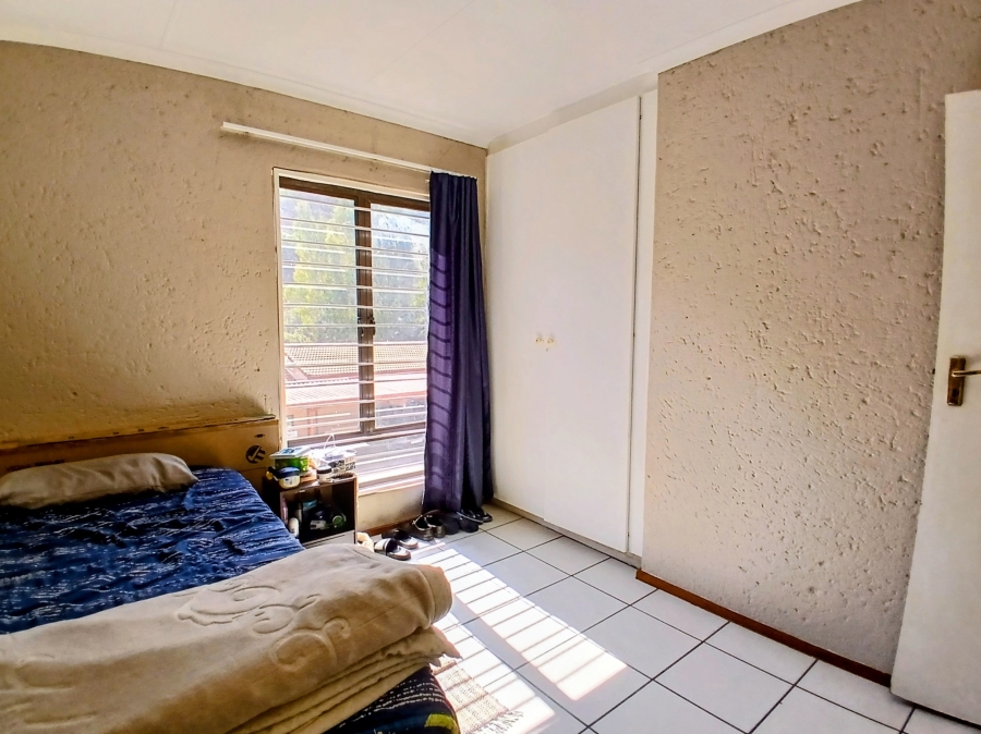 2 Bedroom Property for Sale in Roodekrans Gauteng