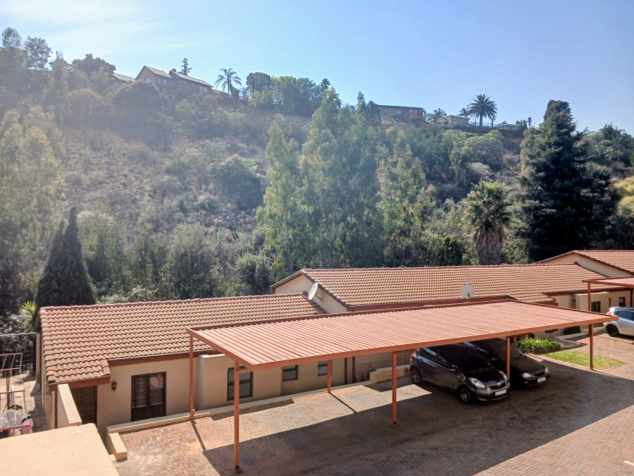 2 Bedroom Property for Sale in Roodekrans Gauteng