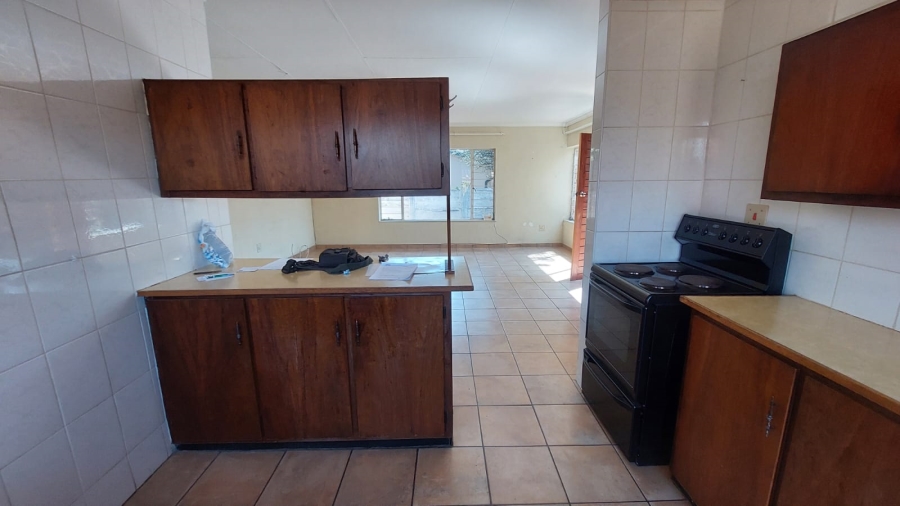 2 Bedroom Property for Sale in Greenhills Gauteng