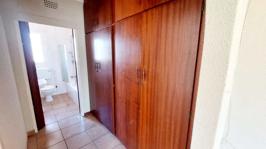 2 Bedroom Property for Sale in Greenhills Gauteng
