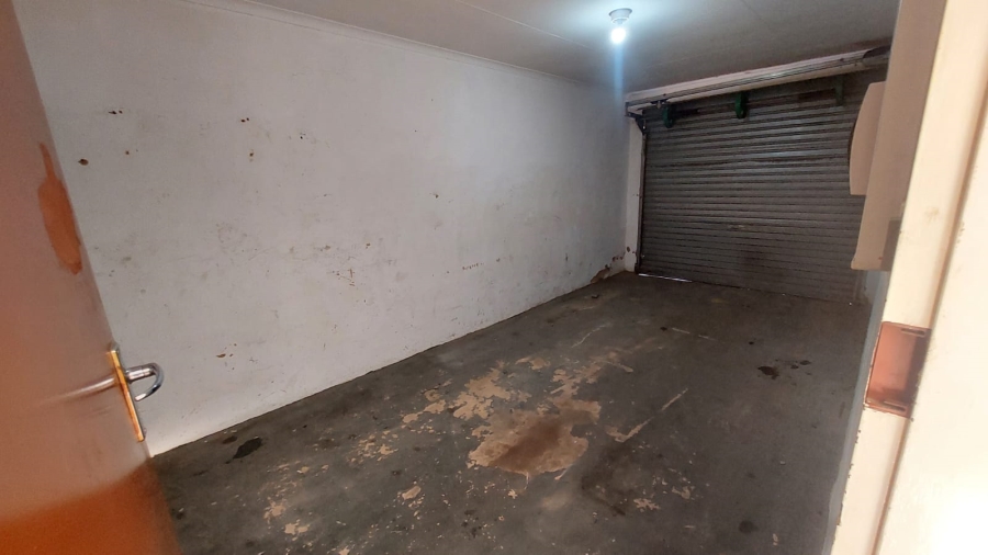 2 Bedroom Property for Sale in Greenhills Gauteng