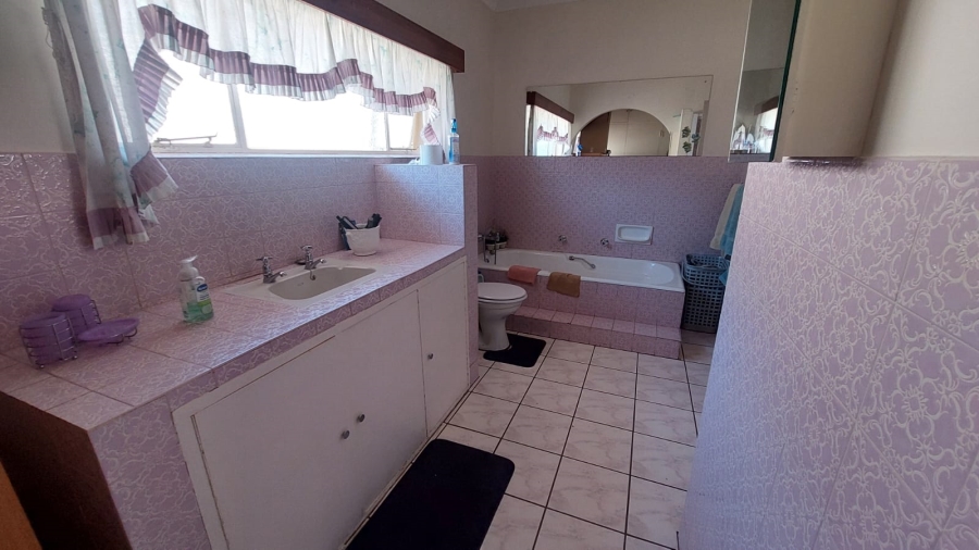 3 Bedroom Property for Sale in Greenhills Gauteng