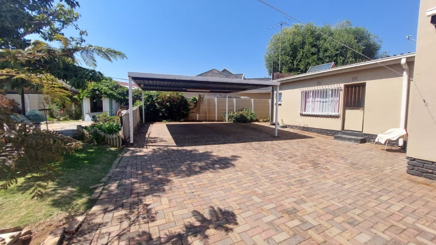 3 Bedroom Property for Sale in Greenhills Gauteng