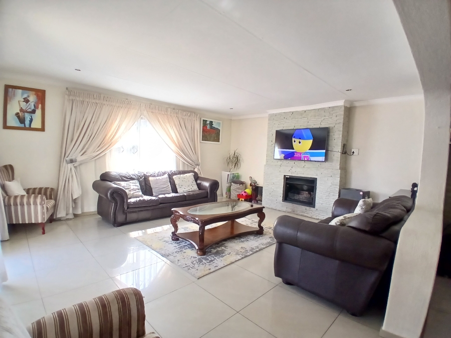 3 Bedroom Property for Sale in Witpoortjie Gauteng