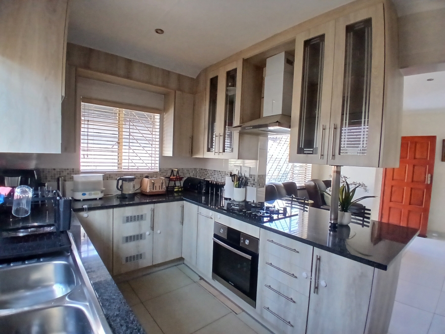 3 Bedroom Property for Sale in Witpoortjie Gauteng