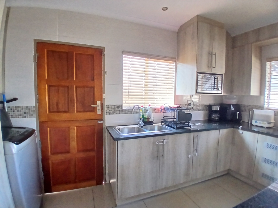 3 Bedroom Property for Sale in Witpoortjie Gauteng