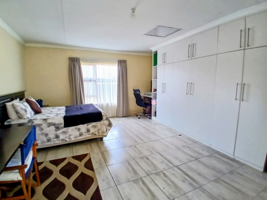 3 Bedroom Property for Sale in Witpoortjie Gauteng