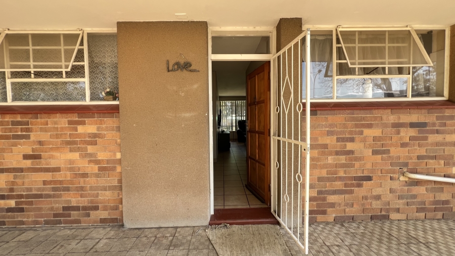 2 Bedroom Property for Sale in Greenhills Gauteng