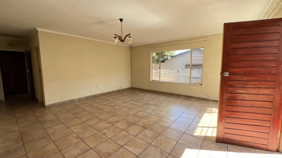 2 Bedroom Property for Sale in Greenhills Gauteng